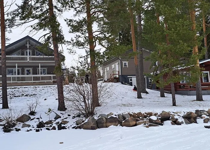 ヴィラ Log By The *